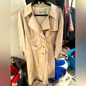 London Fog Trench Coat- 18REG